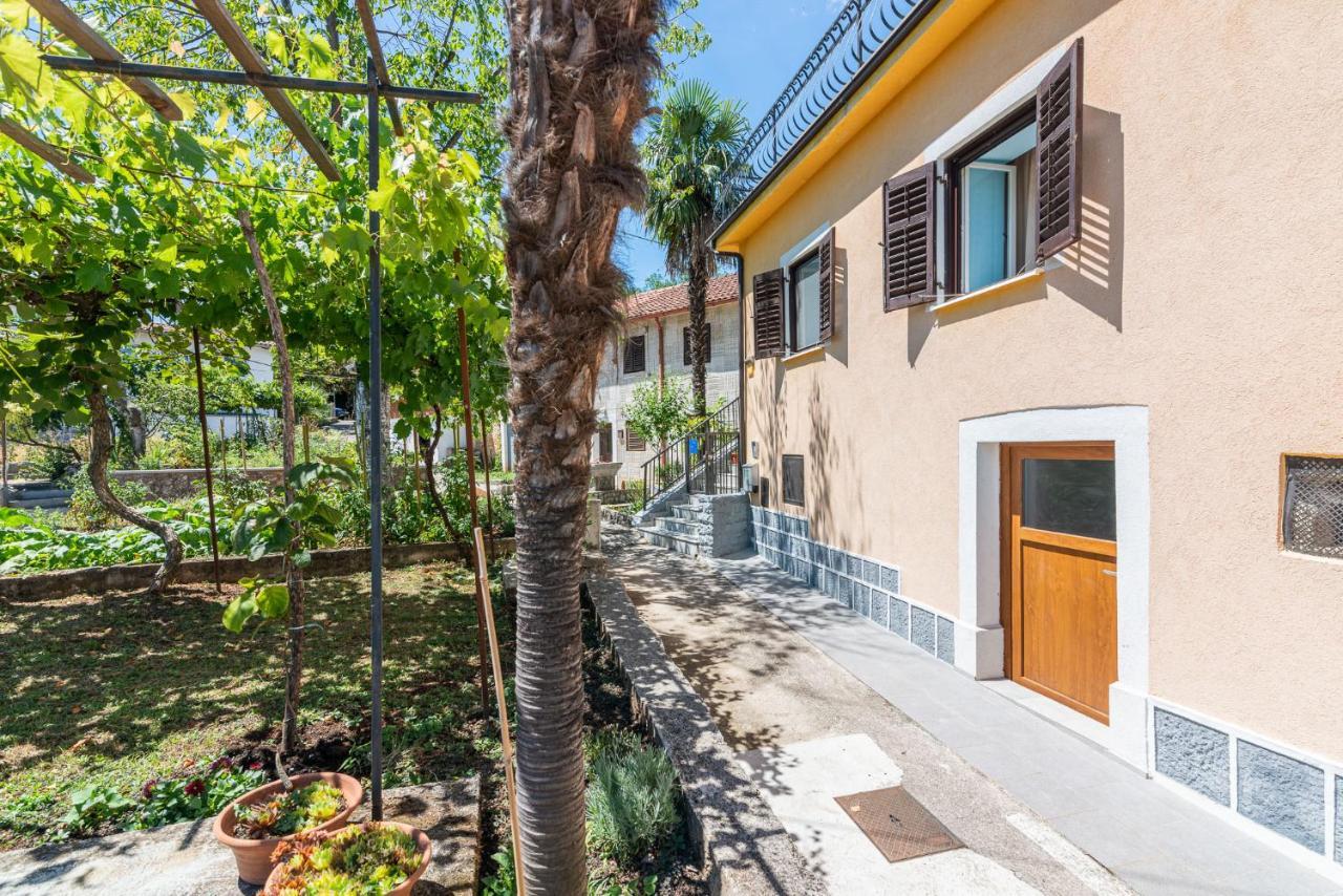 דירות Opric Apartman Knezevic מראה חיצוני תמונה